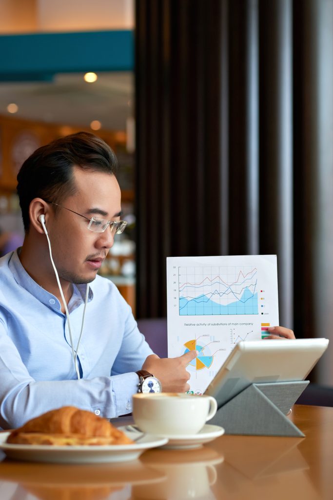 Explaining data in business document